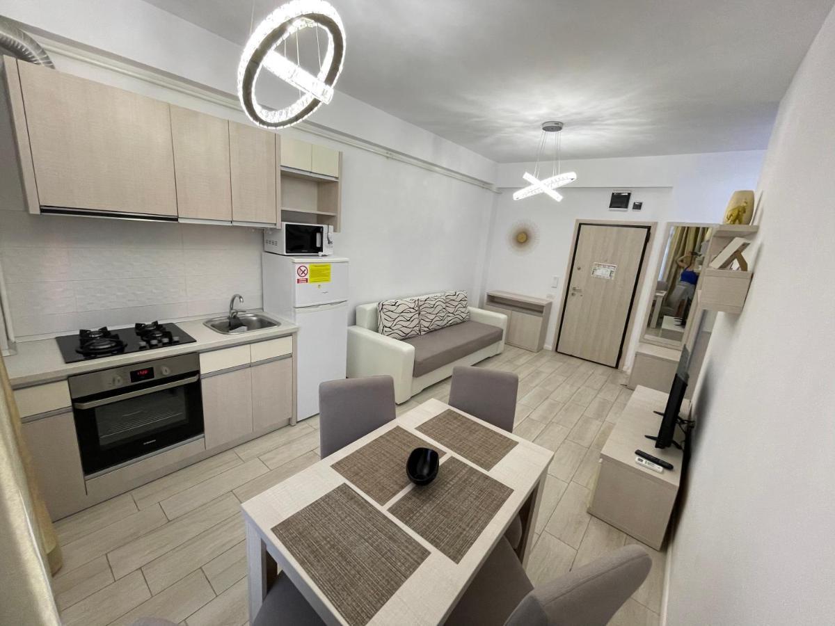 Appartamento Selena By The Sea Mamaia Esterno foto